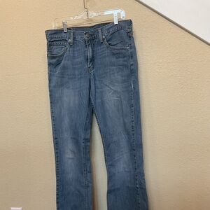 Levi 527
Size 33 x32